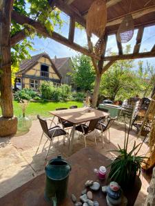 Maisons de vacances Gite Le Chut - Piscine chauffee - 11 a 14 personnes : photos des chambres