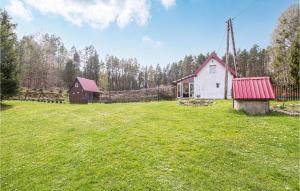 3 Bedroom Cozy Home In Jedwabno