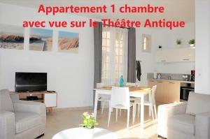 Appartements Holiday in Arles -Appartement du Theatre Antique : photos des chambres