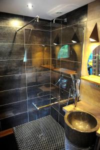 Chalets la cache des relles : photos des chambres