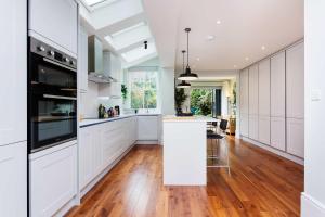 Veeve - Embassy Elegance