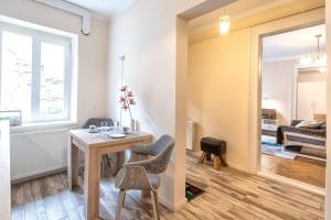 StylishCozy Apartment