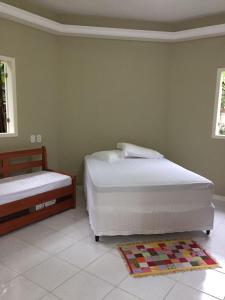 Chalé em meio à natureza, com riacho no quintal