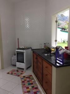 Chalé em meio à natureza, com riacho no quintal