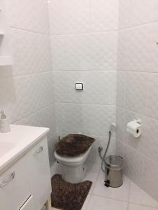 Chalé em meio à natureza, com riacho no quintal