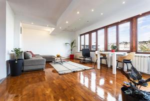 Spacious Loft with one bedroom and a big terrace