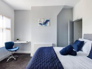 Whitmore House By RMR Accommodations - Newly Refurbed - Modern - Parking - Central
