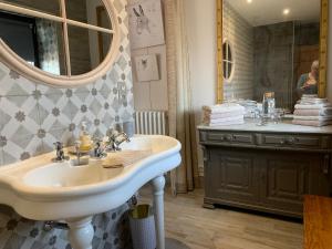 Maisons d'hotes Logis de La Roche - Niort - Chauray : photos des chambres