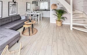 Amazing Home In Mielno With Wifi