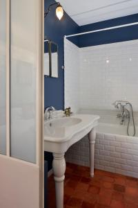 Hotels Hotel De L'Atelier : photos des chambres