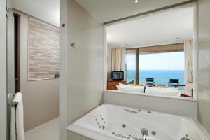 Cape Sienna Phuket Gourmet Hotel & Villas - SHA Extra Plus