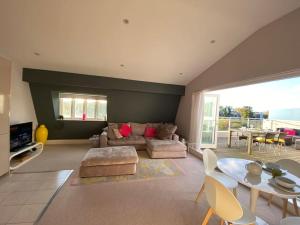 Reed Warbler - HM111 - Lower Mill Estate Penthouse Apartment with Spa Access