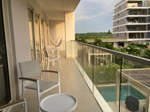 Serena del Mar, Morros IO