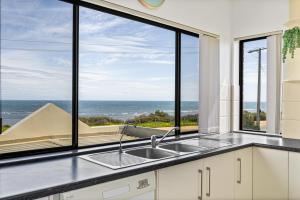 Mareblue Villa - Aldinga Beach - C21 SouthCoast Holidays