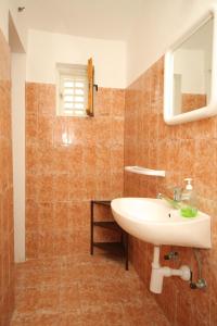 Apartments and rooms by the sea Cove Zarace, Hvar - 8781