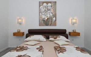 Apartments with a parking space Mavarstica, Ciovo - 20073