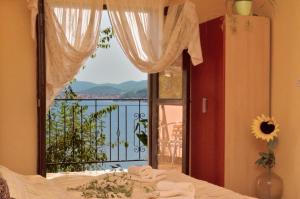 Seaside family friendly house with a swimming pool Cove Mikulina Luka, Korcula - 20116