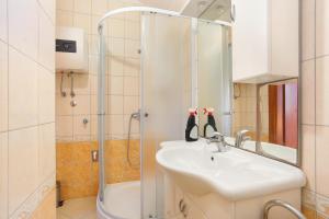 Holiday house with a swimming pool Razanj, Rogoznica - 17904