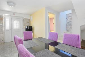 Holiday house with a swimming pool Razanj, Rogoznica - 17904