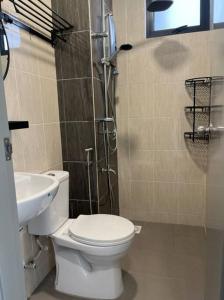 Attractive 3 Bedroom Condo with Pool-D Raudhah Homestay