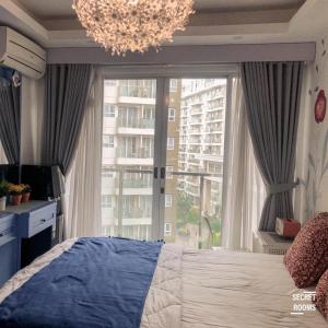 Căn Hộ Nhìn Ra Hồ Bơi  (Apartment with Pool View )