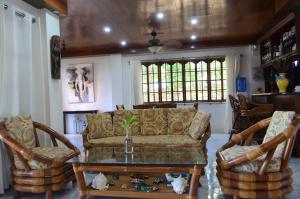 Private beachfront accommodation with ocean view and direct reef access