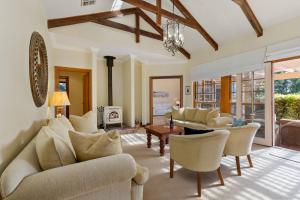 Elcott House - Carrickalinga - C21 SouthCoast Holidays