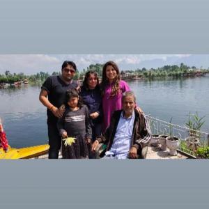 Kashmir View group of Houseboat