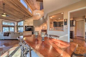 Upscale Flagstaff Country Club Home with Mtn Views!