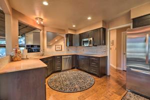 Upscale Flagstaff Country Club Home with Mtn Views!