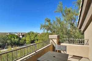 Condo with Resort Amenities, 3 Mi to TPC Scottsdale!