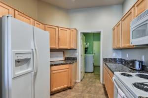 Condo with Resort Amenities, 3 Mi to TPC Scottsdale!