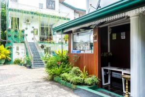 Kandy Riverside Villa