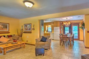 Pet-Friendly Kingston Home w Boat Ramp Access!