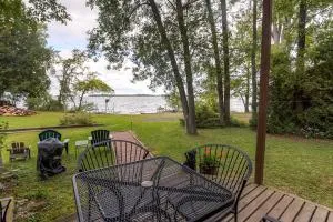 Charming St Albans Cottage on Lake Champlain! - سانت ألبانز