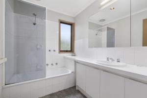 Seamoon Apollo Bay - BYO Linen