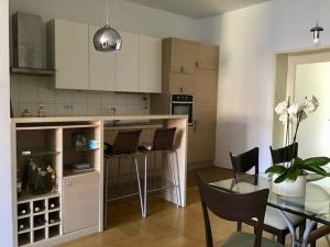 Spacious 3BR2BT Apartment with AC in City Center