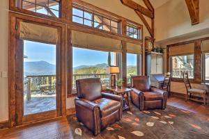 Lavish Boone Retreat 5 Miles to Blue Ridge Hwy!