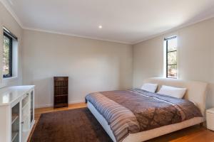She Oak Stroll To Fairhaven Surf Club Beach and Pets Welcome - BYO Linen