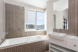 She Oak Stroll To Fairhaven Surf Club Beach and Pets Welcome - BYO Linen