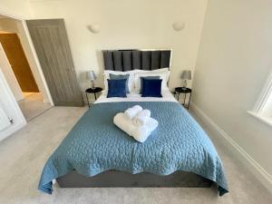 Exquisite apartment, stone throw from the beach