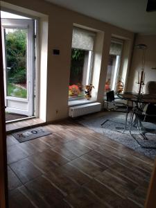 Namelis uždarame kieme