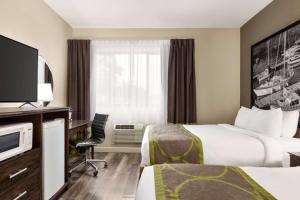 Super 8 by Wyndham Sarnia ON