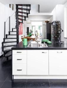 spacious apartment close to the University