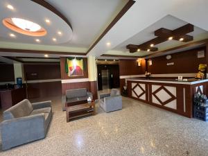 HOTEL CLAIRE INN