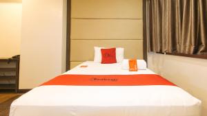 RedDoorz Premium @ West Avenue Quezon City