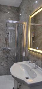 Minute walk to the sea