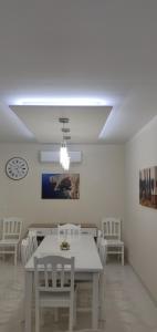 Minute walk to the sea