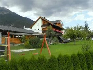 Ferienwohnungen Kraker - Förolach