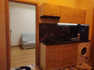 Little Big BC - Central Modern Studio